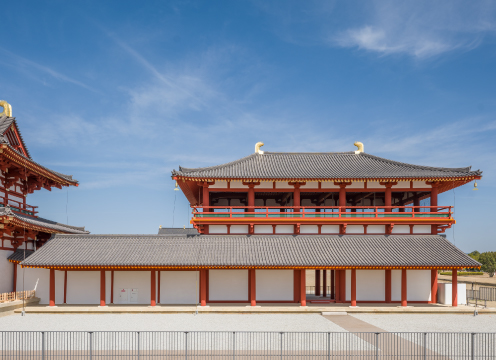 完成した東楼 南側正面から