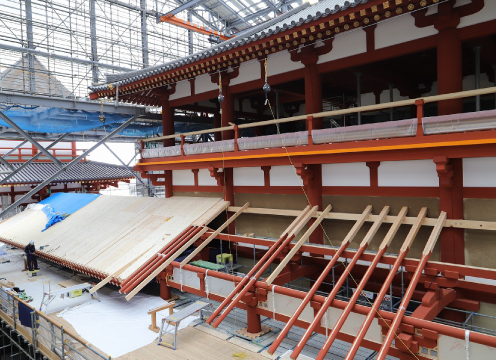 整備中の記録 回廊屋根設置