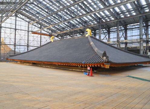 整備中の記録 鴟尾、瓦葺き、錺金具取付完了