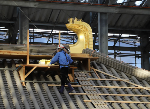 整備中の記録 鴟尾設置