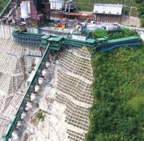 効率的なダムコンクリート運搬システム