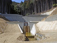 谷出第4砂防堰堤