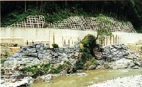 �^��E�^��