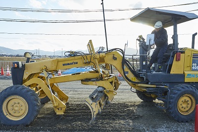 マシンコントロールグレーダー (国道9号 若宮橋架替)