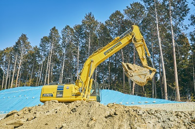 マシンコントロールバックホウ (国道163号 木津東バイパス)