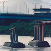 大阪市平野区旧明治橋<br>【平成5年7月】